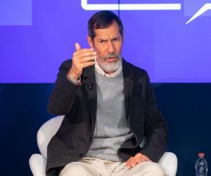 Eduardo Jorge sugere que eleitor "delete" Jair Bolsonaro