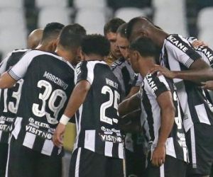 Promissor, Botafogo defende invencibilidade no Carioca contra o Flamengo