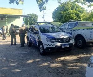 Indivíduo é detido por populares após ameaças com facão e tentativa de roubo no bairro Meladão