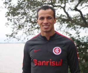 Artilheiro no século, Damião abraça Inter na Série B: "Jamais vou dar as costas"