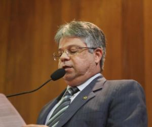 Gustavo Neiva denuncia paralisação dos serviços essenciais