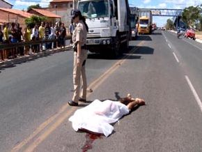 Caminhão atropela rapaz em frente a rodoviária de Teresina e foge