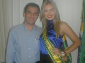 Prefeito Gilberto Júnior recebeu a visita da Miss Floriano