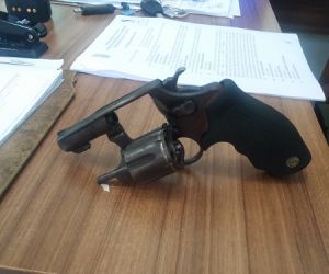 PM localiza arma no interior de automóvel em Floriano