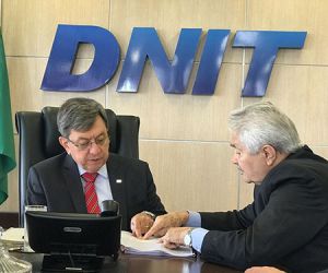 Elmano Férrer (Podemos) trata de obras para a BR-135 no Dnit em Brasília