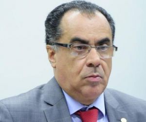 Deputado preso na Papuda trabalha no Congresso durante o recesso