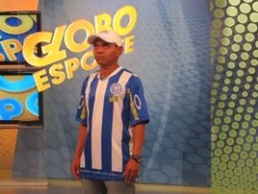 Daniel Bomba, massagista do Comercial-PI, participa do Globo Esporte e diz que esposa é ciumenta