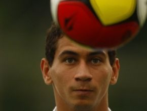 Em comunicado, Ganso diz que fica no Santos