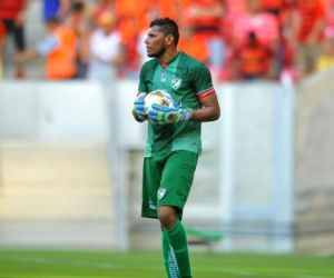 Luciano toma o terceiro amarelo e está fora da partida contra o River-PI