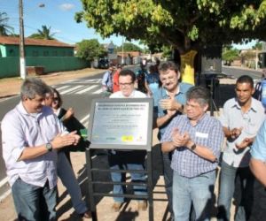 Deputado Gustavo Neiva acompanha Zé Filho em inauguração de obras de mobilidade urbana