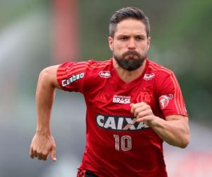 Dorival despista sobre retorno de Diego ao Fla e pede atenção com o Paraná