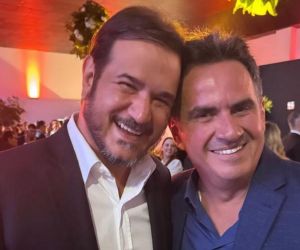 Rueda posta foto com Ciro Nogueira e diz: "Vem novidade"