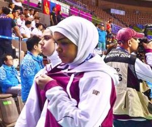 Seleção feminina do Catar se retira de quadra após proibição do uso do hijab