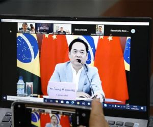 Embaixador chinês confirma a governadores entrega de IFA para 16 milhões de vacinas