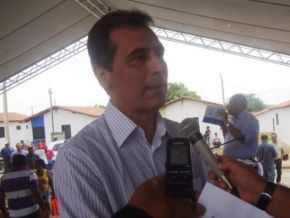 Prefeito faz balanço dos 11 meses de sua gestão em Floriano