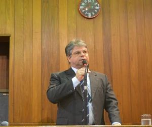 Obras da rodovia Transcerrados estão paradas, denuncia Gustavo Neiva