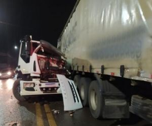 Colisão entre caminhões deixa uma pessoa ferida em Floriano