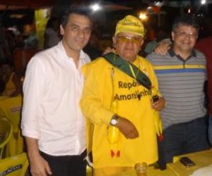 Gilberto Júnior e Gustavo Neiva prestigiaram a festa dos barraqueiros no bairro Alto da Cruz