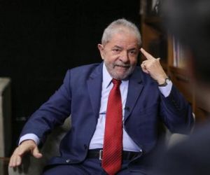 Defesa de Lula prepara habeas corpus com base em nomeação de Moro