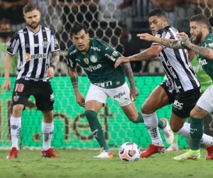 Dudu marca, Palmeiras empata com Atlético-MG e vai à final da Libertadores