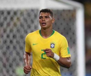 Thiago Silva chama Messi de maior da história e pede marcação dobrada