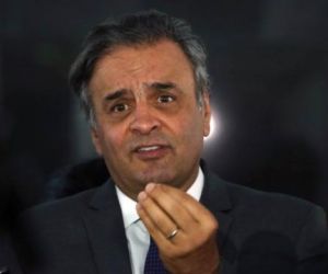 Senadores cogitam adiar decisão sobre afastamento de Aécio