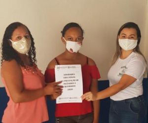 SEMAN distribui atividades em referência à incêndios e queimadas para alunos do município