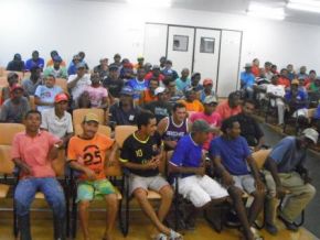 Reunião sobre a privatização da limpeza na cidade de Floriano