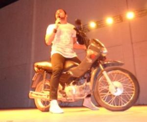 Tirullipa apresenta show de humor em Floriano