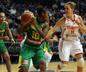 Seleção brasileira perde para Turquia na estreia pela Zafer Cup em Istambul