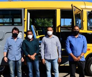 Educação de Floriano recebe ônibus escolar para educação Infantil