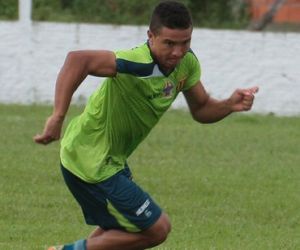Após consulta, River-PI confirma acerto e anuncia Cleitinho como novo reforço