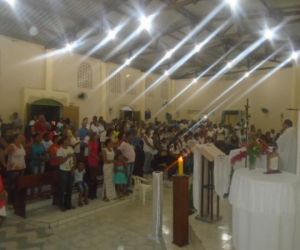 Fieis acompanham encerramento dos festejos de Nossa Senhora de Fátima em Floriano
