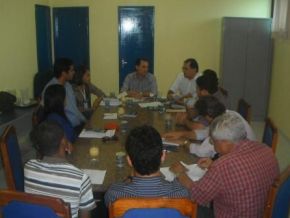 Reunião entre Eletrobrás e parlamentares buscou resolver impasse da iluminação pública na zona rural