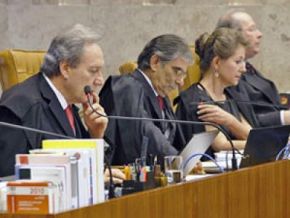 STF derruba validade da Ficha Limpa em 2010