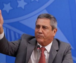 Comissão da Câmara aprova convite para ouvir Braga Netto sobre resposta das Forças Armadas a Aziz