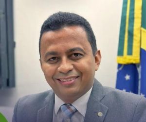 Deputado federal Dr. Francisco Costa celebra aprovação do curso de Medicina em Floriano
