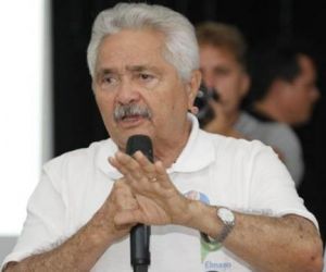Elmano Férrer defende conclusão das obras da Transcerrados