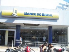 Bando distrai funcionários e furta R$ 26 mil do Banco do Brasil