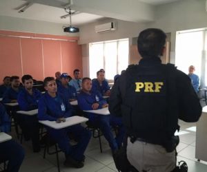 PRF realiza evento de educação para trânsito em alusão ao movimento do Maio Amarelo