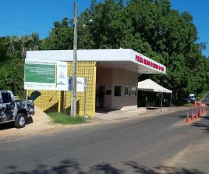 Homem chama policiais de ladrões ao ser parado em barreira no PI