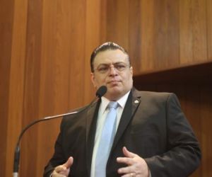 Gessivaldo Isaías pede apoio a projeto que beneficia idosos