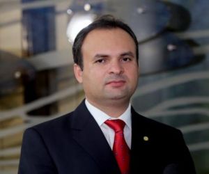 Mainha diz que quer votar a contra Cunha, porém aguarda orientação do PP