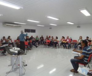 Cajueiro Motos realiza palestra motivacional em Floriano