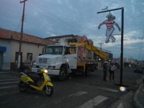 Decoração do Carnaval das Luzes já está na Avenida Getúlio Vargas
