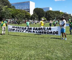 Cidades registram manifestações contra decisão do STF de restringir cultos e missas presenciais