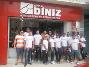 Óticas Diniz comemorou dois anos de funcionamento em Floriano