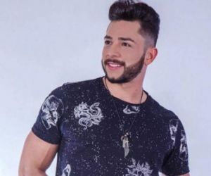 Cantor sertanejo Jota Bruno morre ao bater carro em árvore