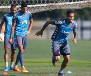 Vasco mira frente única no ano e tenta embalo após vitória suada