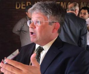 Gustavo Neiva quer explicações sobre viagem do governador à China